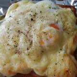 【半熟卵】卵とベーコン乗せチーズトースト